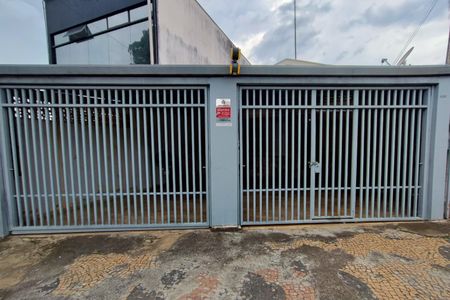 Casa à venda com 280m², 3 quartos e 2 vagasFachada