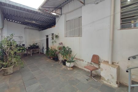 Casa à venda com 280m², 3 quartos e 2 vagasQuintal