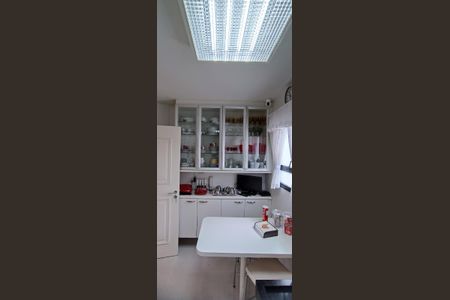 Apartamento à venda com 162m², 3 quartos e 3 vagas Apartamento à venda com 162m², 3 quartos e 3 vagasCozinha