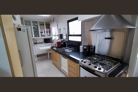 Apartamento à venda com 162m², 3 quartos e 3 vagas Apartamento à venda com 162m², 3 quartos e 3 vagasCozinha