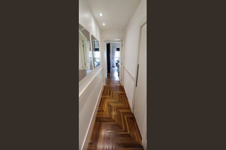 Apartamento à venda com 162m², 3 quartos e 3 vagas Apartamento à venda com 162m², 3 quartos e 3 vagasCorredor