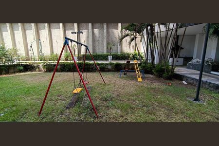 Apartamento à venda com 162m², 3 quartos e 3 vagas Apartamento à venda com 162m², 3 quartos e 3 vagasÁrea comum - Playground