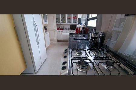 Apartamento à venda com 162m², 3 quartos e 3 vagas Apartamento à venda com 162m², 3 quartos e 3 vagasCozinha