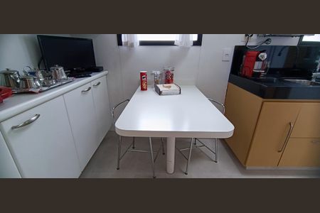 Apartamento à venda com 162m², 3 quartos e 3 vagas Apartamento à venda com 162m², 3 quartos e 3 vagasCozinha