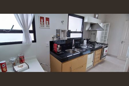 Apartamento à venda com 162m², 3 quartos e 3 vagas Apartamento à venda com 162m², 3 quartos e 3 vagasCozinha