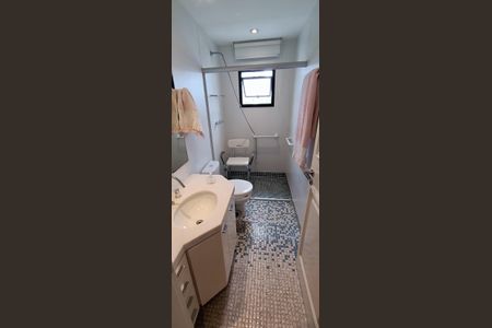 Apartamento à venda com 162m², 3 quartos e 3 vagas Apartamento à venda com 162m², 3 quartos e 3 vagasBanheiro da Suíte 1