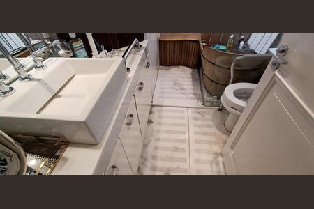 Apartamento à venda com 162m², 3 quartos e 3 vagas Apartamento à venda com 162m², 3 quartos e 3 vagasBanheiro da Suíte Master