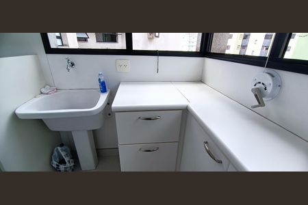 Apartamento à venda com 162m², 3 quartos e 3 vagas Apartamento à venda com 162m², 3 quartos e 3 vagasÁrea de Serviço