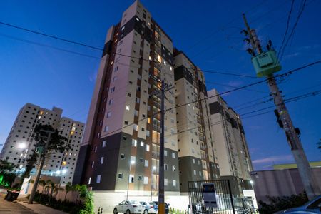 Apartamento para alugar com 50m², 2 quartos e 1 vaga Apartamento para alugar com 50m², 2 quartos e 1 vagaFachada