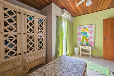 Casa de condomínio para alugar com 600m², 4 quartos e 2 vagasQuarto 1