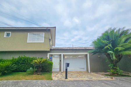 Casa de condomínio para alugar com 600m², 4 quartos e 2 vagasFachada