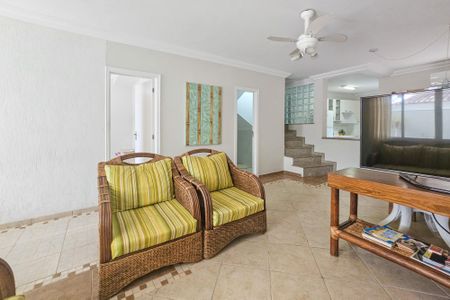 Casa de condomínio para alugar com 600m², 4 quartos e 2 vagasSala