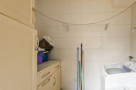 Casa de condomínio para alugar com 600m², 4 quartos e 2 vagasÁrea de serviço