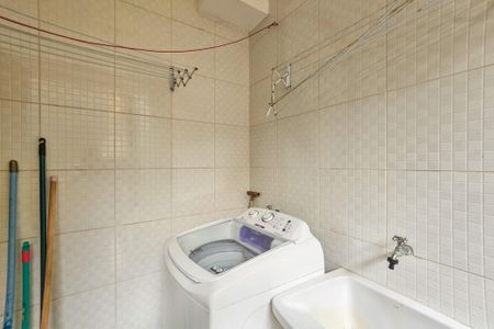 Casa de condomínio para alugar com 600m², 4 quartos e 2 vagasÁrea de serviço