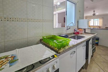 Casa de condomínio para alugar com 600m², 4 quartos e 2 vagasCozinha