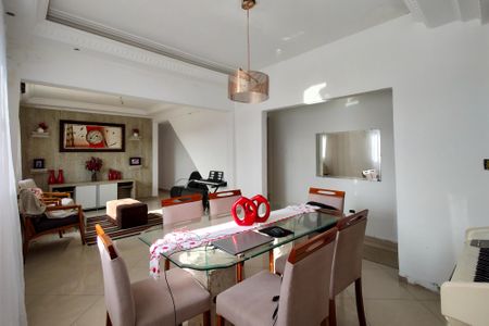 Casa para alugar com 240m², 2 quartos e sem vagaSala