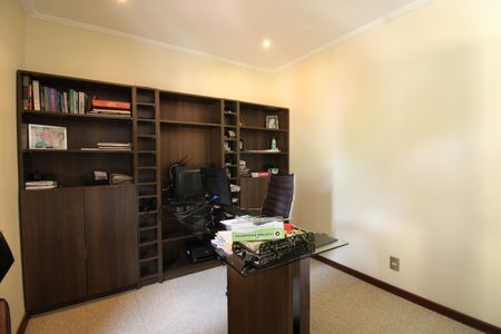 Casa de condomínio à venda com 428m², 4 quartos e 4 vagasQuarto 4 - Escritório da Suíte