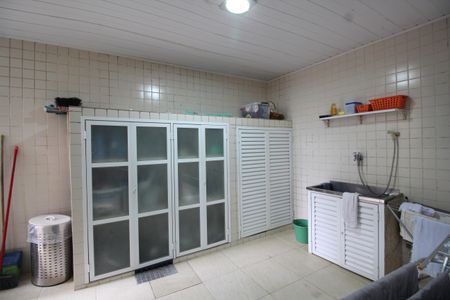 Casa de condomínio à venda com 428m², 4 quartos e 4 vagasÁrea de Serviço