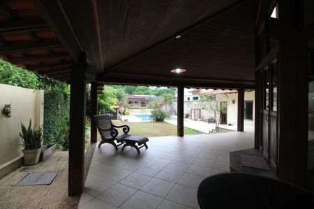 Casa de condomínio à venda com 428m², 4 quartos e 4 vagasVaranda