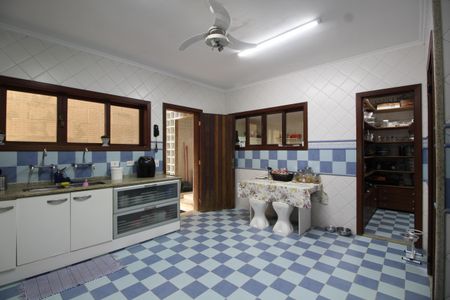 Casa de condomínio à venda com 428m², 4 quartos e 4 vagasCozinha