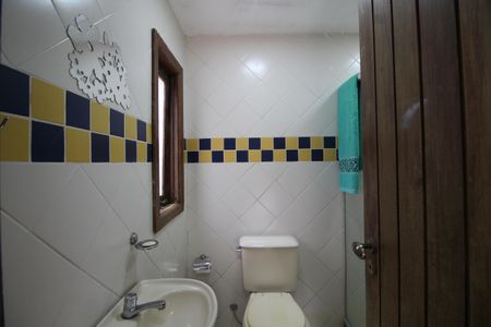 Casa de condomínio à venda com 428m², 4 quartos e 4 vagasBanheiro Social 2