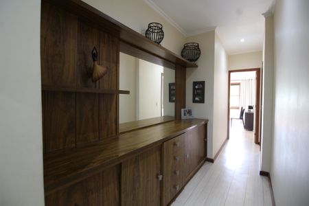 Casa de condomínio à venda com 428m², 4 quartos e 4 vagasCorredor dos Quartos