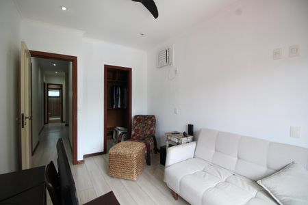 Casa de condomínio à venda com 428m², 4 quartos e 4 vagasQuarto 1