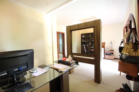 Casa de condomínio à venda com 428m², 4 quartos e 4 vagasQuarto 4 - Escritório da Suíte