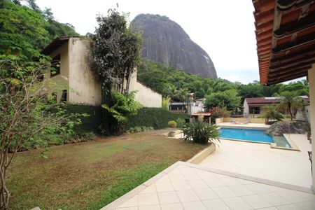 Casa de condomínio à venda com 428m², 4 quartos e 4 vagasFrente