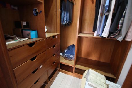 Casa de condomínio à venda com 428m², 4 quartos e 4 vagasQuarto 1 - Closet