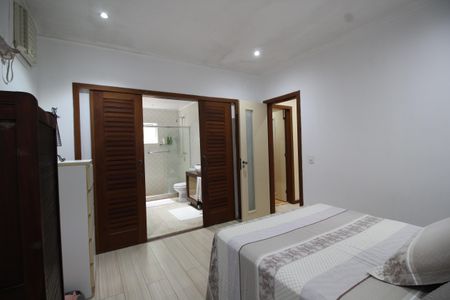 Casa de condomínio à venda com 428m², 4 quartos e 4 vagasQuarto 3 - Suíte