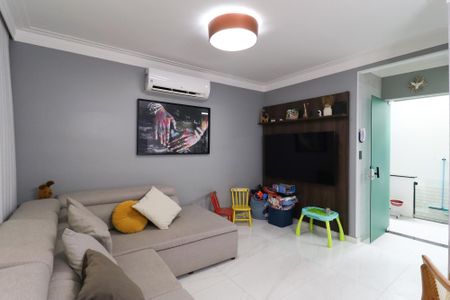 Casa de condomínio à venda com 124m², 3 quartos e 2 vagasSala