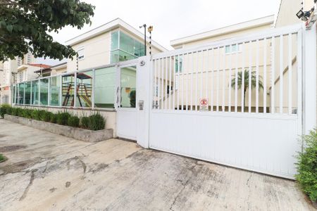 Casa de condomínio à venda com 124m², 3 quartos e 2 vagasFachada