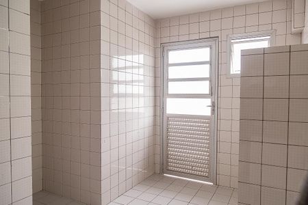 Apartamento para alugar com 67m², 2 quartos e sem vagaCozinha e Área de Serviço