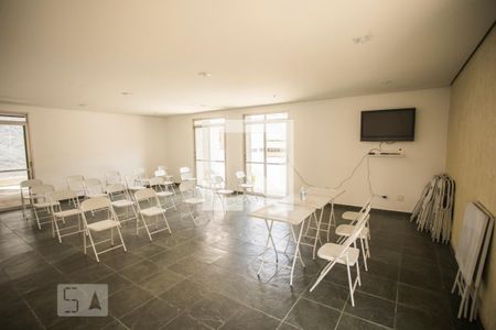 Apartamento para alugar com 67m², 2 quartos e sem vagaÁrea comum - Salão de festas