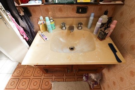 Casa à venda com 180m², 2 quartos e 1 vagaBanheiro