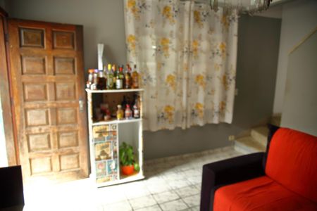 Casa à venda com 300m², 2 quartos e 2 vagasSala