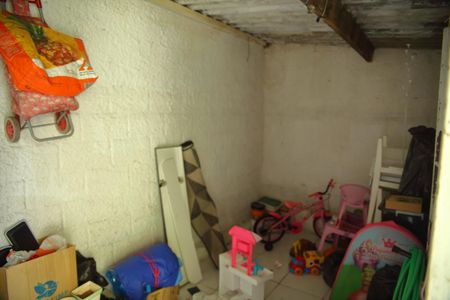 Casa à venda com 300m², 2 quartos e 2 vagasDepósito/Serviço