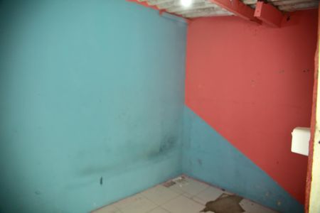 Casa à venda com 300m², 2 quartos e 2 vagasDepósito/Serviço