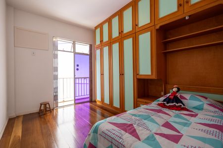 Apartamento para alugar com 77m², 2 quartos e 1 vagaQuarto 