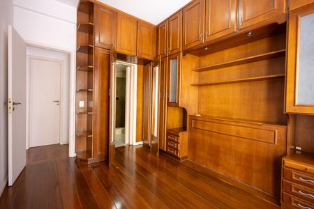 Apartamento para alugar com 77m², 2 quartos e 1 vagaSuíte