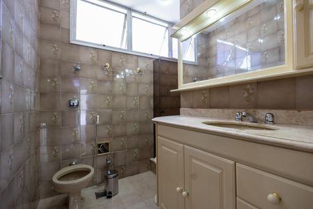 Apartamento para alugar com 77m², 2 quartos e 1 vagaBanheiro Social