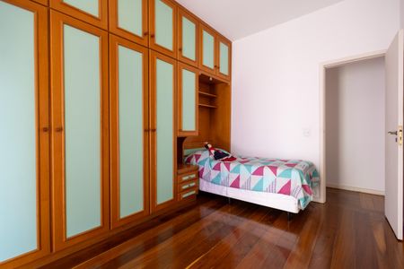 Apartamento para alugar com 77m², 2 quartos e 1 vagaQuarto 