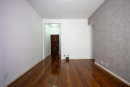 Apartamento para alugar com 77m², 2 quartos e 1 vagaSala