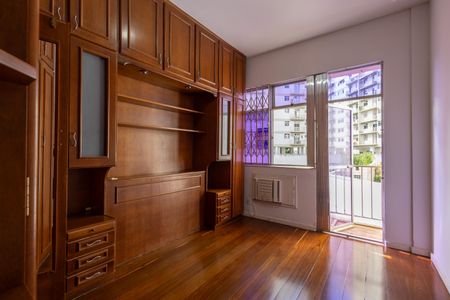 Apartamento para alugar com 77m², 2 quartos e 1 vagaSuíte