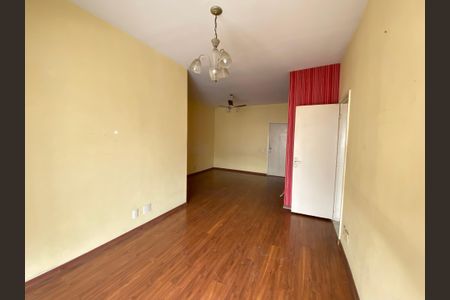Apartamento à venda com 116m², 3 quartos e 1 vaga Apartamento à venda com 116m², 3 quartos e 1 vagaSala