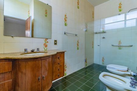 Casa à venda com 300m², 4 quartos e 3 vagasBanheiro/Suíte 2