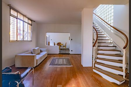 Casa à venda com 300m², 4 quartos e 3 vagasSala