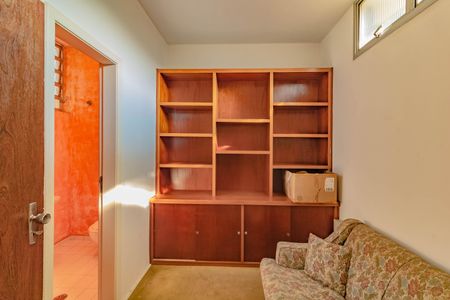 Casa à venda com 300m², 4 quartos e 3 vagasEscritório