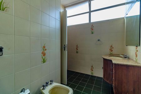 Casa à venda com 300m², 4 quartos e 3 vagasBanheiro/Suíte 3